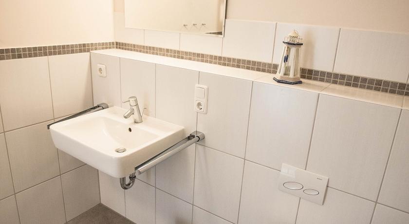 Ferienwohnung Aalfaenger Breege Bagian luar foto